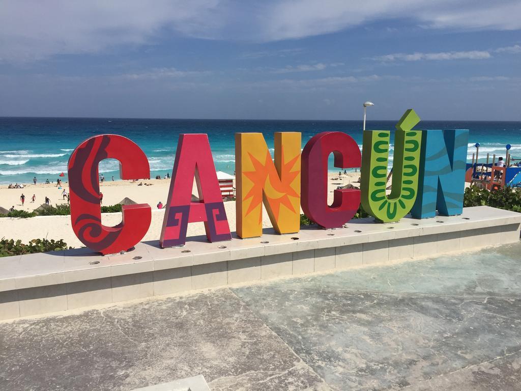 Room In Cancun Stadium Kültér fotó